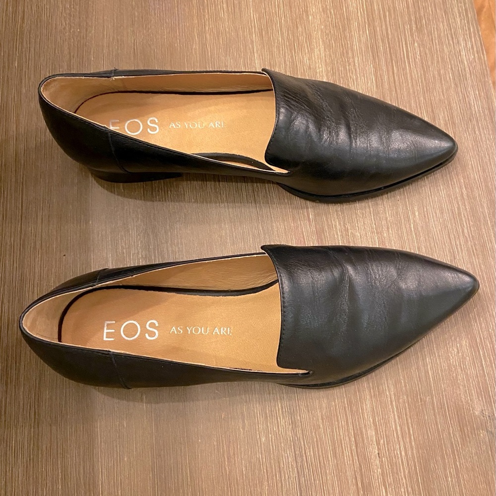 Brand new loafers! I needed size 9.5 but I missed the window to return them.